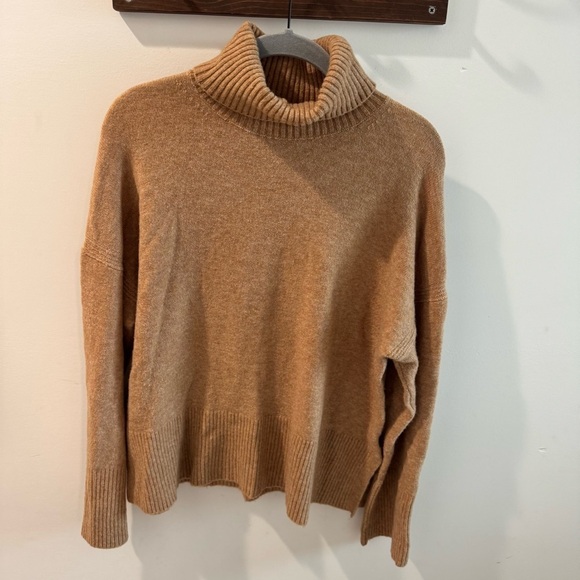 J Crew Merino Wool Alpaca Blend Turtleneck Sweater Size Small - Picture 1 of 5